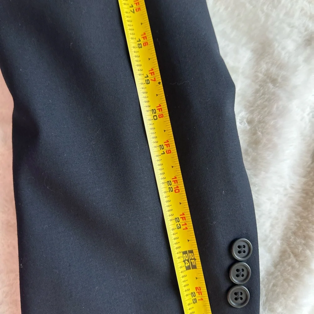 Barry men suit jacket and pants are size 40/32